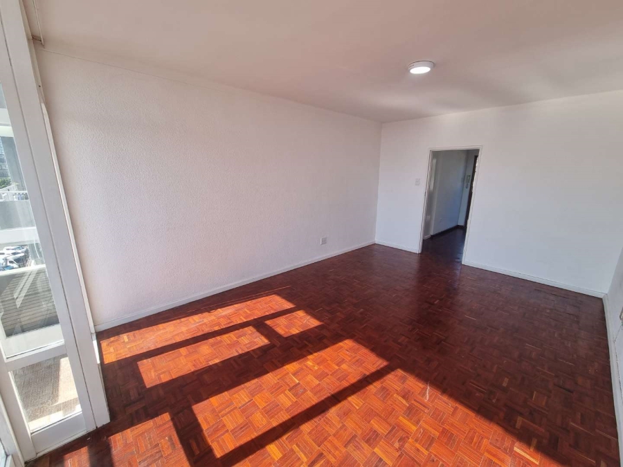 To Let 1 Bedroom Property for Rent in Sea Point Western Cape